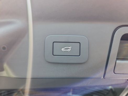 Used 2026 Land Rover Range Rover Velar S image 14