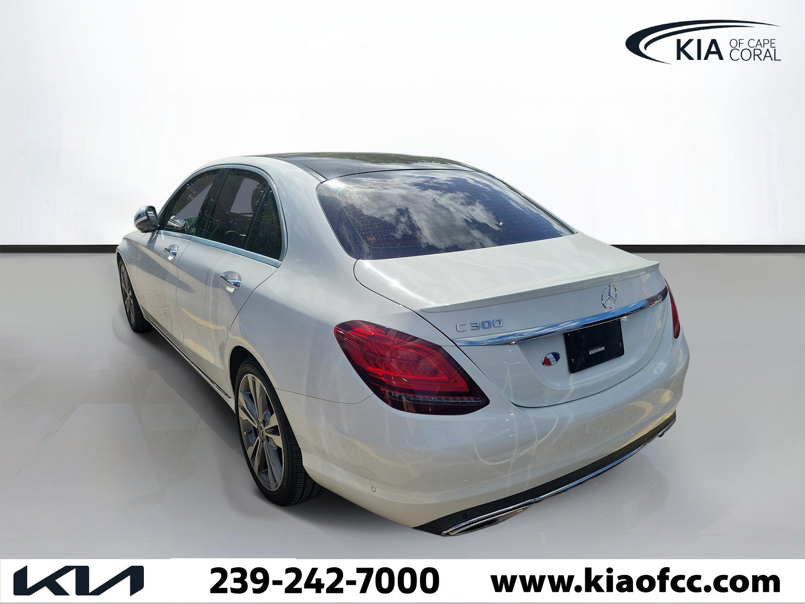 Used 2021 Mercedes-Benz C 300 Sedan image 2