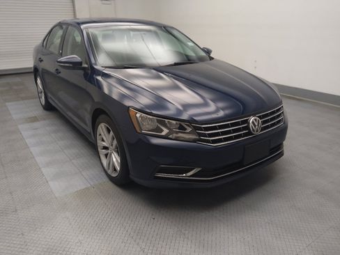 Used 2019 Volkswagen Passat 2.0T Wolfsburg w/ Wheels & Sunroof Package FWD image 13
