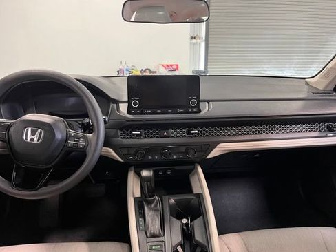 Used 2023 Honda Accord EX image 21