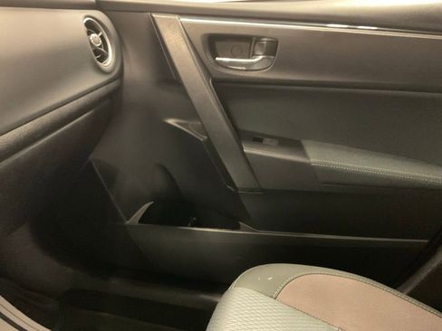 Used 2017 Toyota Corolla LE image 19