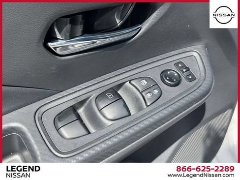 Used 2023 Nissan Versa SV FWD image 15