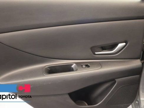 Used 2023 Hyundai Elantra Limited FWD image 32