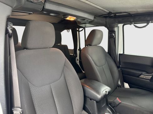 Used 2017 Jeep Wrangler Unlimited Sport AWD/4WD image 37