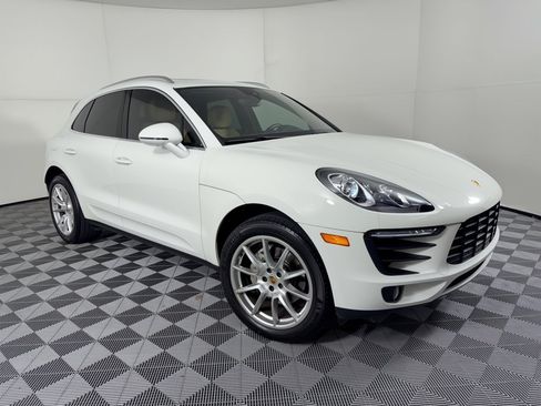 Certified 2018 Porsche Macan S AWD/4WD image 7