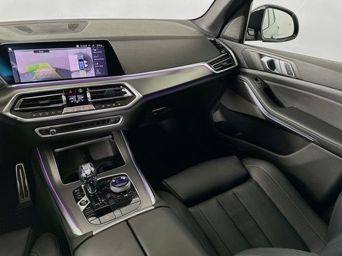Used 2019 BMW X5 xDrive40i w/ M Sport Package image 24