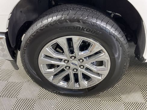 Used 2025 Ford F150 Lariat w/ Equipment Group 501A Mid AWD/4WD image 5