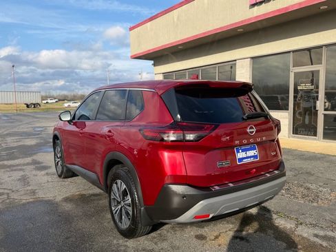 Used 2022 Nissan Rogue SV image 8