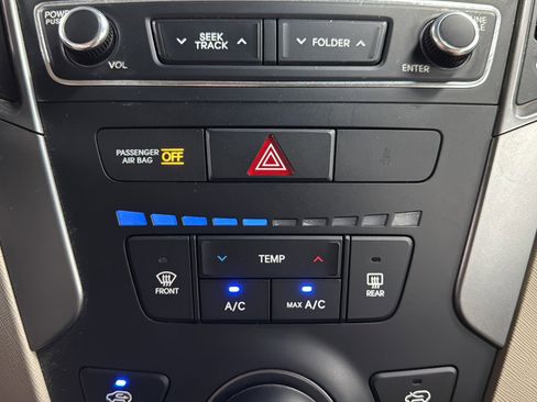 Used 2018 Hyundai Santa Fe Sport FWD image 29