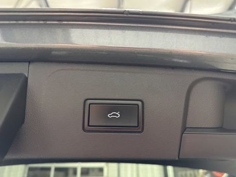 Used 2021 Volkswagen Atlas SEL Premium AWD/4WD image 22