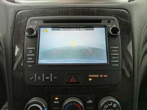 Used 2017 Chevrolet Traverse LT image 5