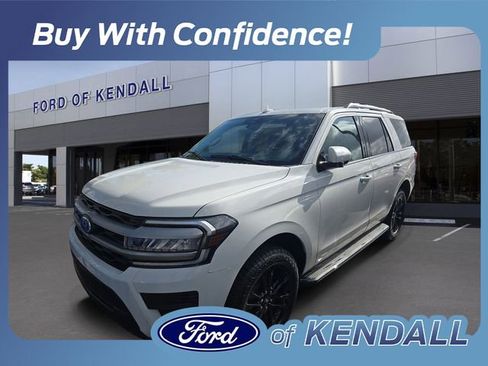 Used 2023 Ford Expedition XLT image 1