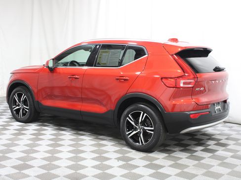 Used 2024 Volvo XC40 B5 Core AWD/4WD image 32