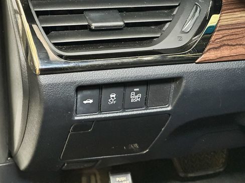 Used 2014 Toyota Avalon XLE Touring FWD image 22