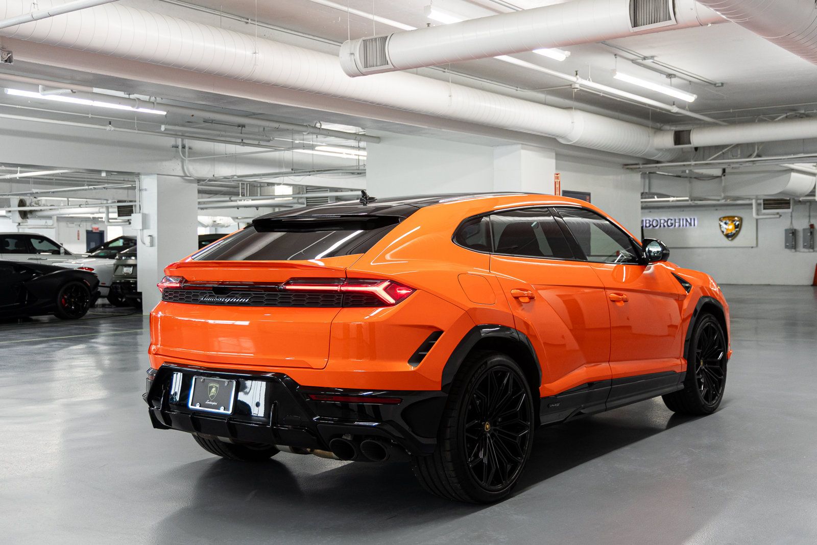 Used 2025 Lamborghini Urus S AWD/4WD image 8
