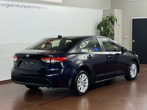 Used 2025 Toyota Corolla LE w/ LE Premium Package FWD image 3