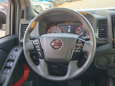 Used 2024 Nissan Frontier Pro-X w/ Technology Package image 17