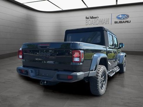 Used 2023 Jeep Gladiator Sport AWD/4WD image 5