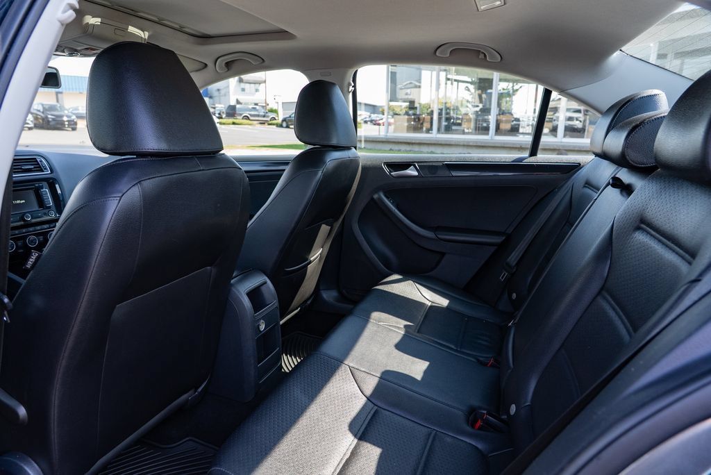 Used 2015 Volkswagen Jetta TDI SEL FWD image 26