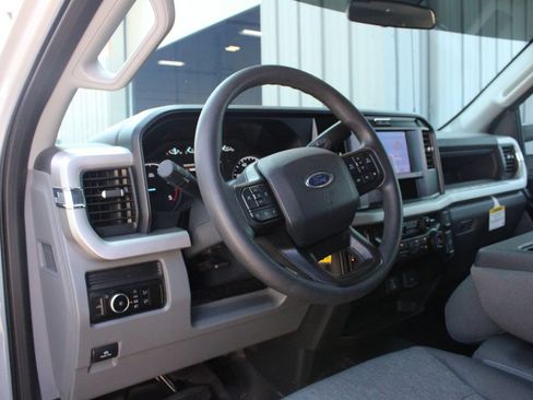 Used 2025 Ford F450 XL w/ 360-Degree Camera Package AWD/4WD image 2