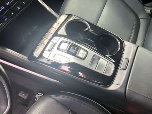 Certified 2022 Hyundai Tucson Limited FWD image 17