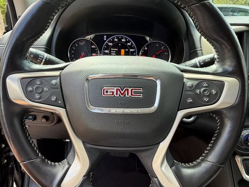 Used 2022 GMC Terrain Denali w/ Denali Premium Package AWD/4WD image 23