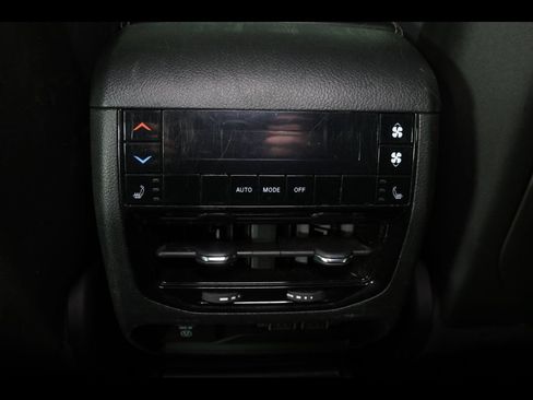 Certified 2023 Jeep Grand Cherokee L Limited w/ Luxury Tech Group II AWD/4WD image 16