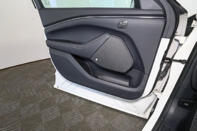 Used 2025 Ford Mustang Mach-E Premium AWD/4WD image 33