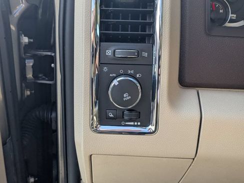 Used 2017 RAM 1500 Laramie w/ Convenience Group AWD/4WD image 12