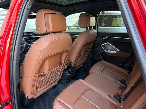 Used 2019 Audi Q3 2.0T Prestige w/ Prestige Package image 26