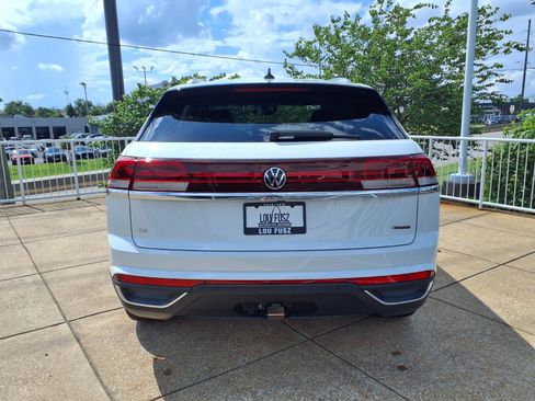 Used 2024 Volkswagen Atlas Cross Sport SE AWD/4WD image 24