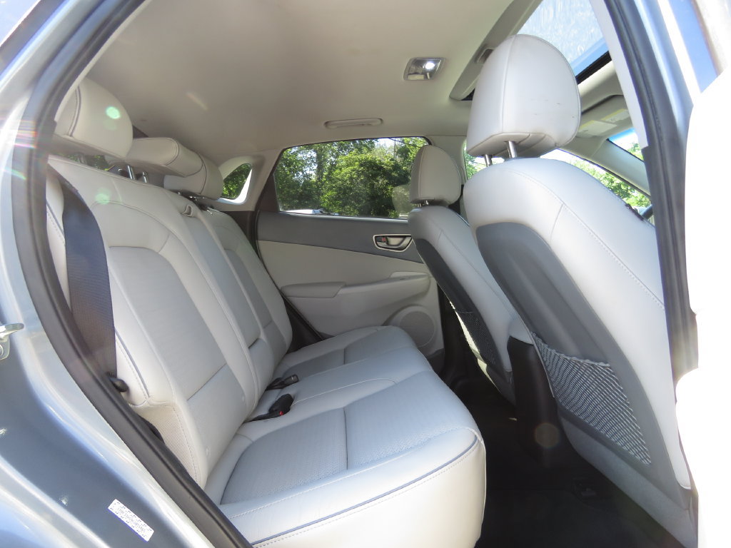 Used 2019 Hyundai Kona Limited w/ Cargo Package FWD image 16