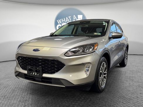 Certified 2022 Ford Escape SEL w/ Technology Package AWD/4WD image 8