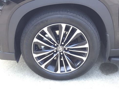 Used 2024 Toyota Grand Highlander AWD Hybrid image 10