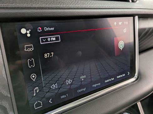 Used 2024 GMC Yukon Denali w/ Advanced Technology Package image 12