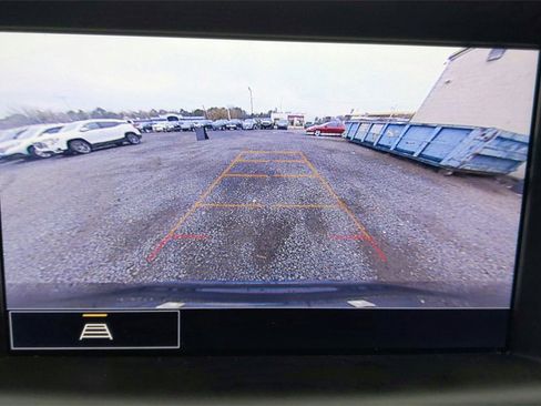 Used 2024 GMC Terrain SLT image 23