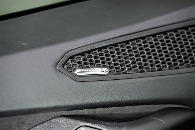 Used 2020 Lamborghini Huracan EVO RWD image 14
