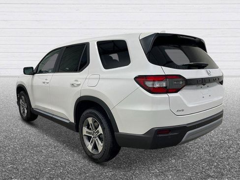 New 2025 Honda Pilot EX-L image 3