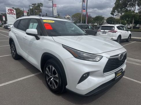 Used 2023 Toyota Highlander XLE image 7