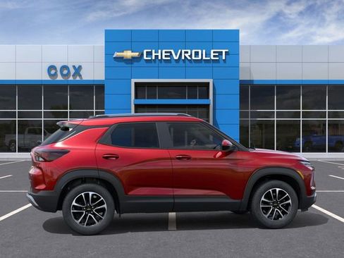 New 2026 Chevrolet TrailBlazer LT w/ Driver Confidence Package FWD image 5