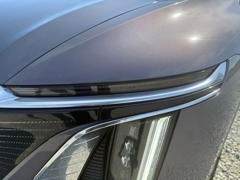 Used 2025 Cadillac Lyriq Luxury w/ LPO, Floor Liner Package AWD/4WD image 9
