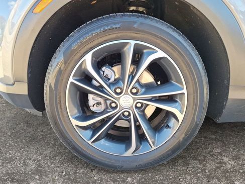 Used 2020 Buick Encore GX Essence image 9