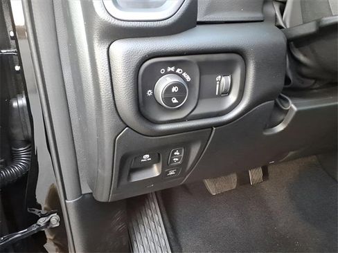 New 2026 RAM 1500 4x4 Crew Cab image 13