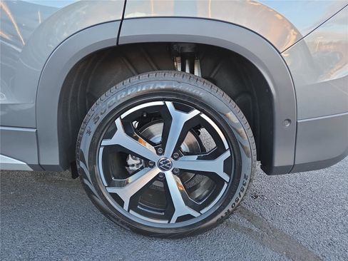 New 2026 Volkswagen Tiguan SE image 10