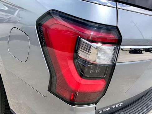 Used 2020 Ford Expedition Limited RWD image 23