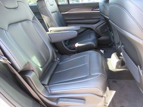 New 2025 Jeep Grand Cherokee L Limited w/ Luxury Tech Group II image 30