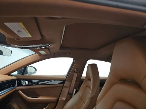 Used 2018 Porsche Panamera 4 w/ Premium Package image 7