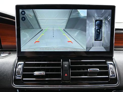 Used 2024 Lincoln Navigator Premiere AWD/4WD image 41