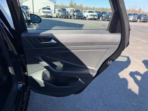 Used 2024 Volkswagen Jetta SE image 17