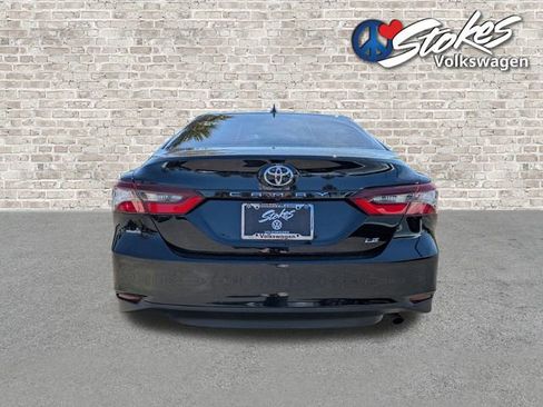 Used 2022 Toyota Camry LE FWD image 6